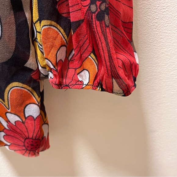 Sweet Pea by Stacy Frati Boho Hippie Chic Floral V-Neck Double Mesh Top, Larger - Picture 4 of 6